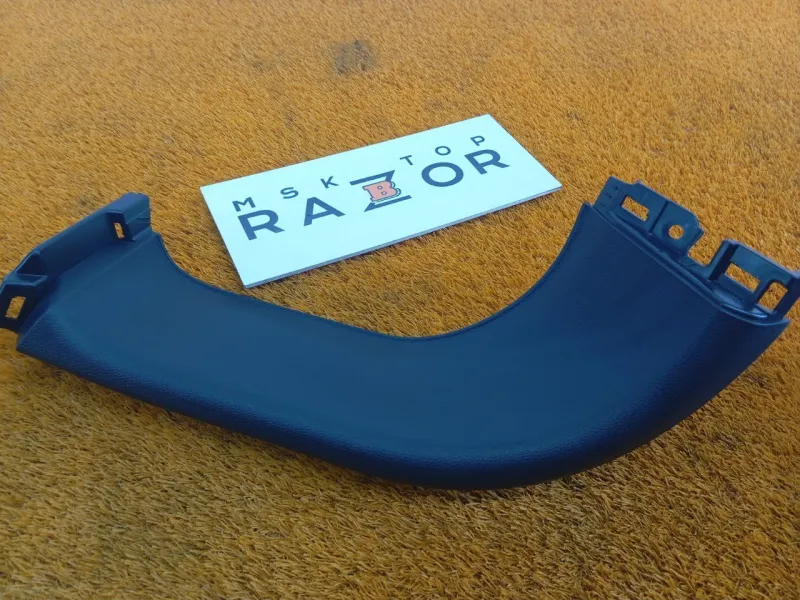 Обшивка двери багажника