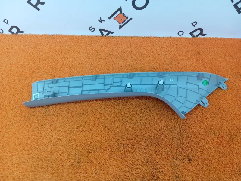 Накладка на стойку кузова