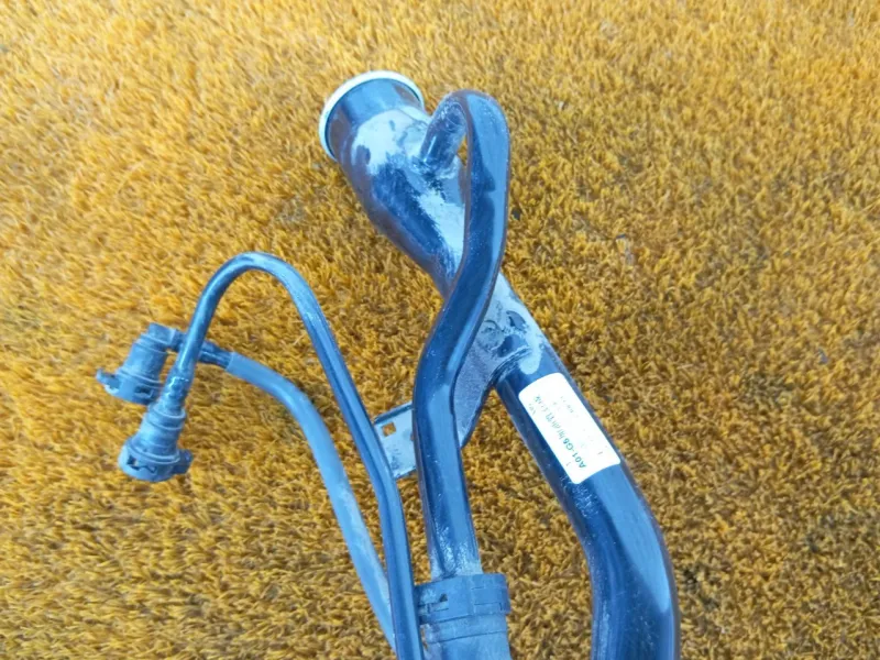 Горловина топливного бака