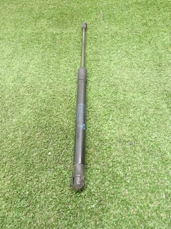 Амортизатор багажника