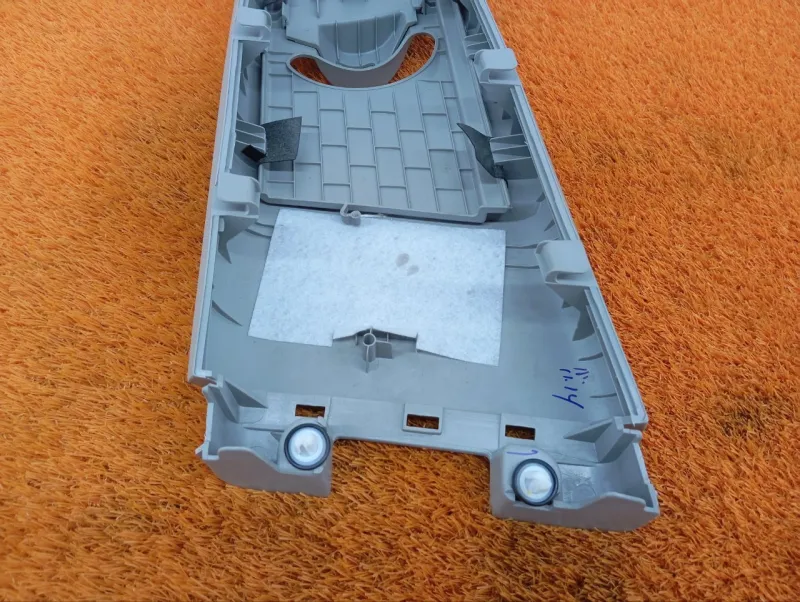 Обшивка центральной стойки