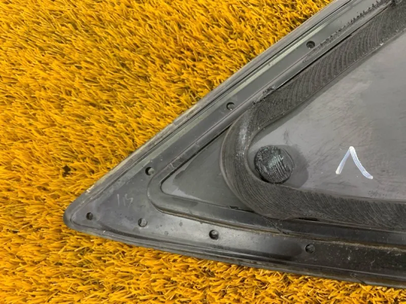 Форточка задняя