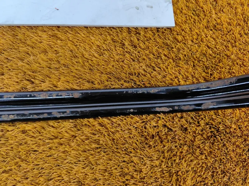 Крепление топливного бака