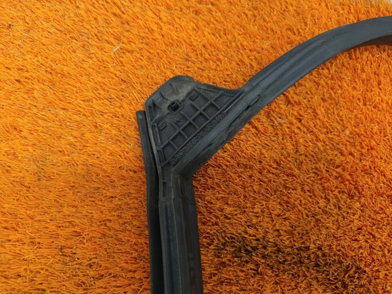 Уплотнитель двери