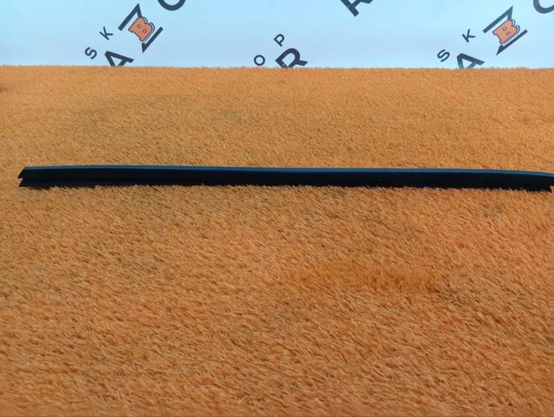 Уплотнитель стекла двери