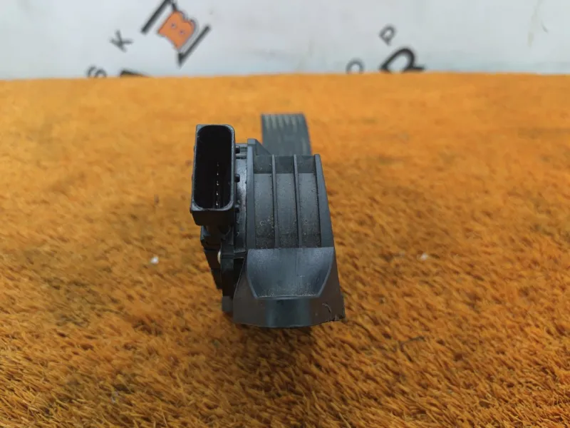 Педаль газа