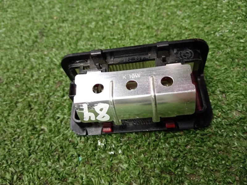 Плафон освещения багажника