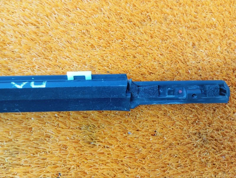 Молдинг стекла