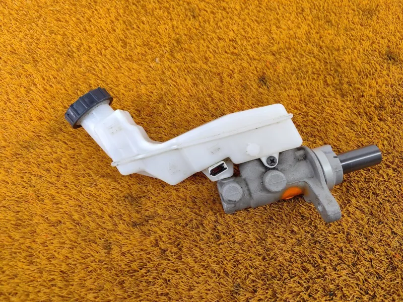 Главный тормозной цилиндр