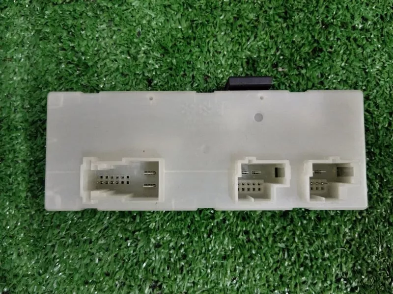 Блок управления крышки багажника