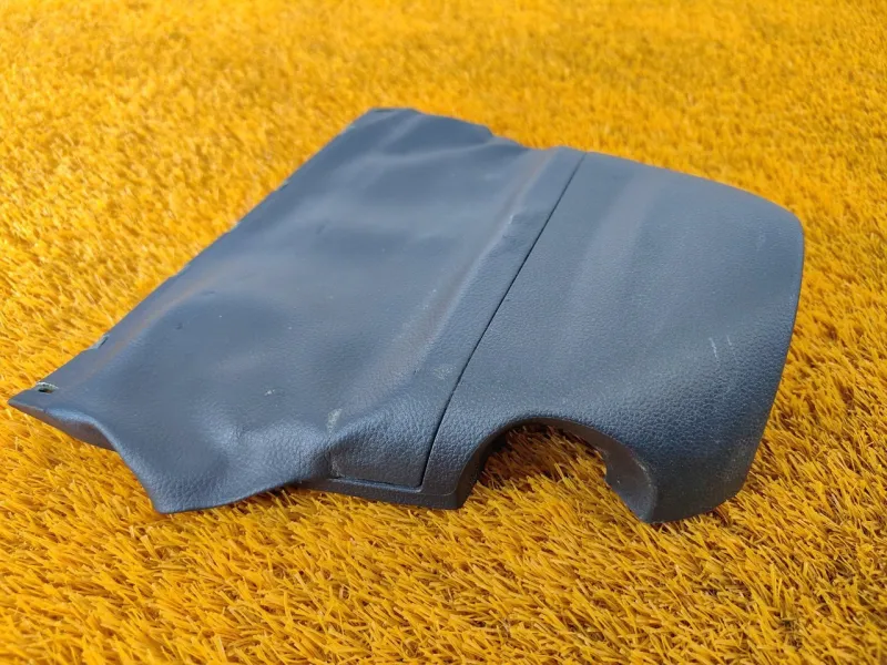 Кожух рулевой колонки