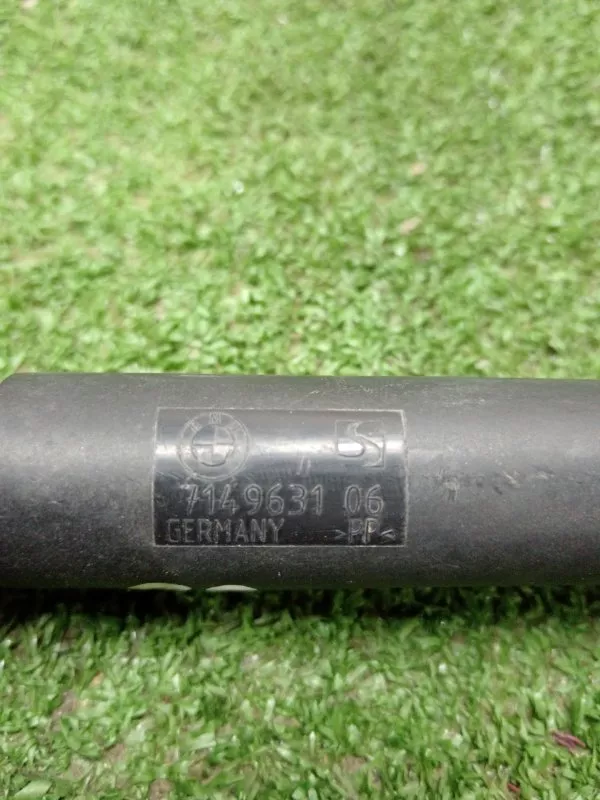 Амортизатор крышки багажника