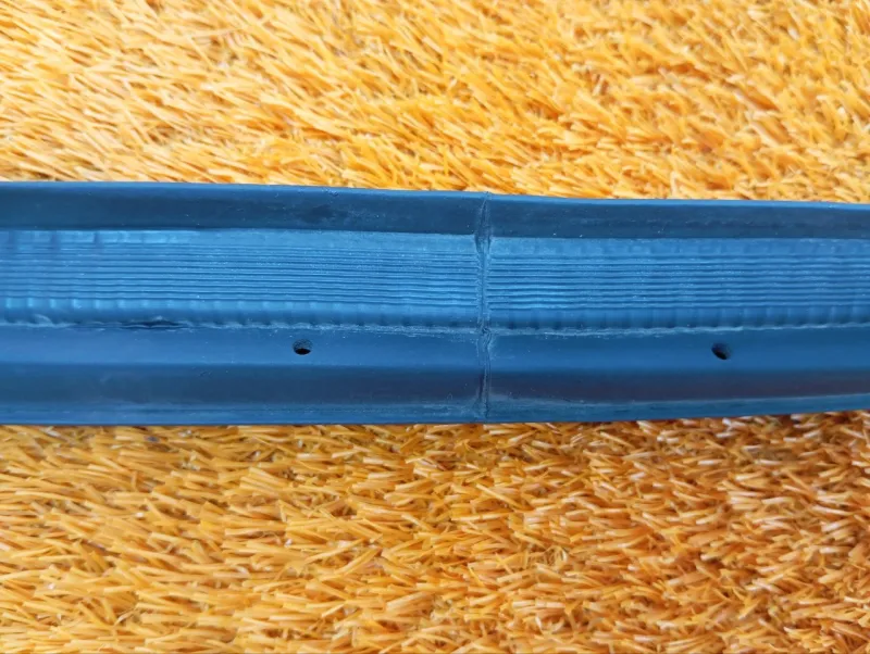 Уплотнитель багажника