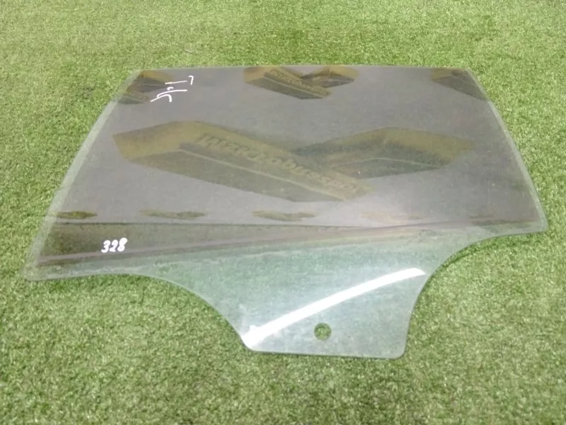 Стекло двери BMW 5-Series 2011 51357182125 F10, заднее левое