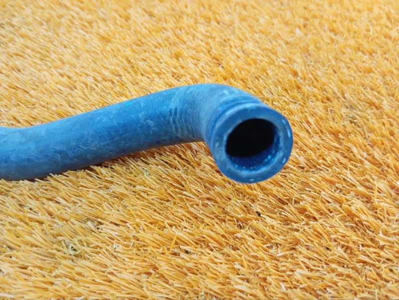 Патрубок радиатора