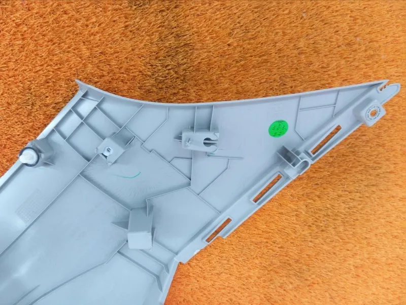 Накладка на стойку кузова