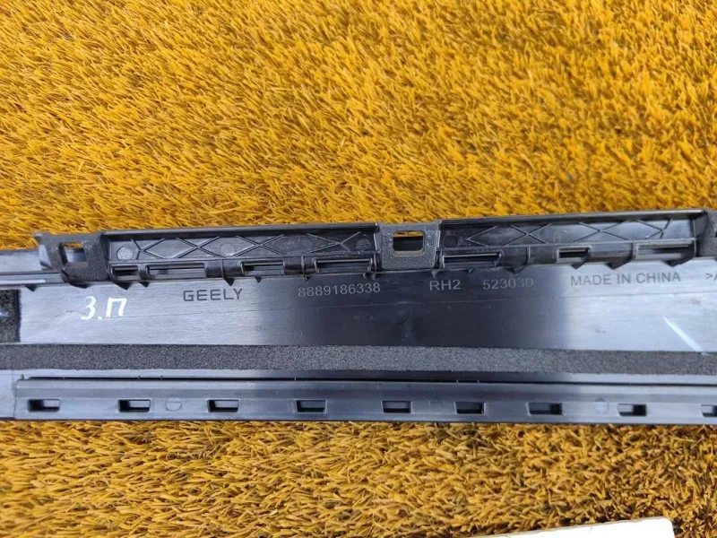 Молдинг двери