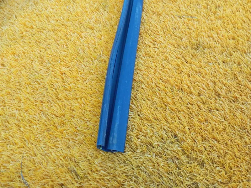 Уплотнитель стекла двери