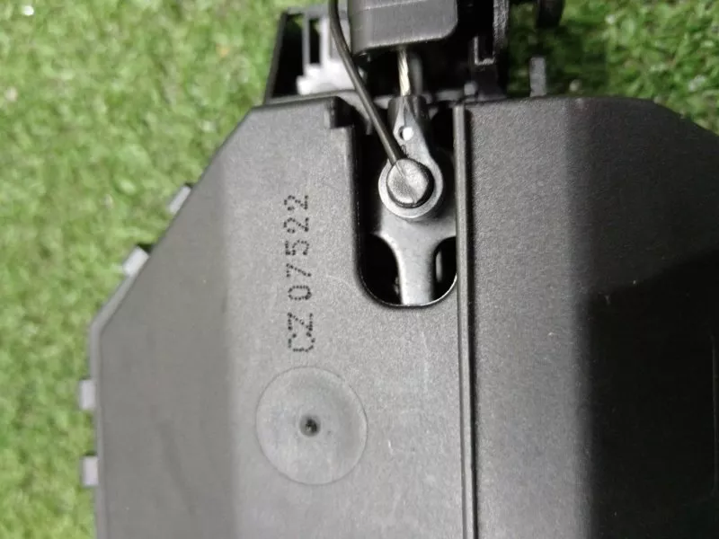 Замок багажника