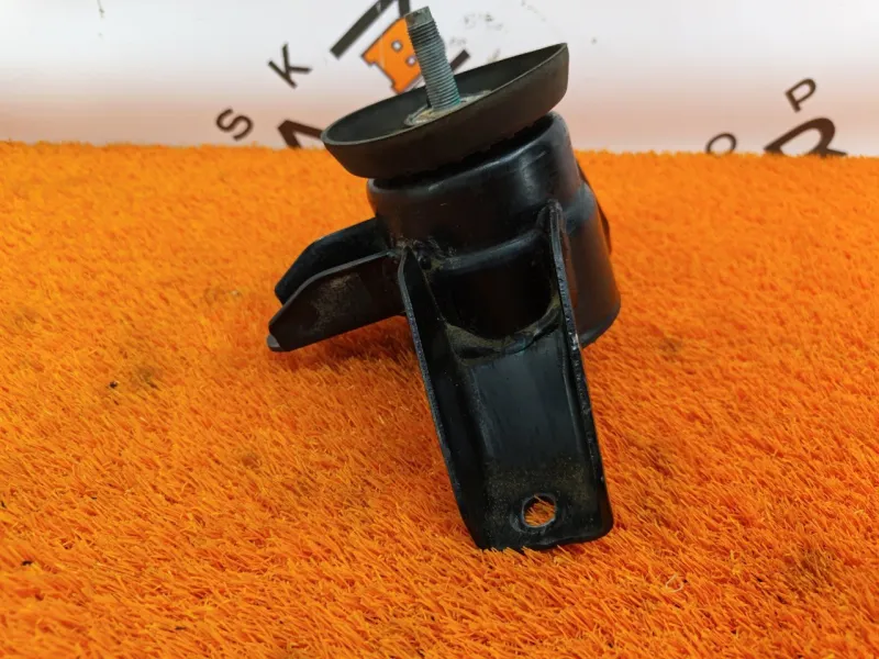 Подушка двигателя