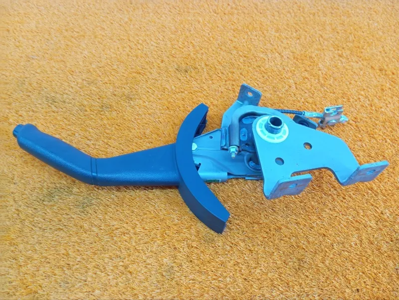 Рычаг стояночного тормоза