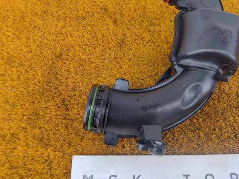 Патрубок воздушного фильтра