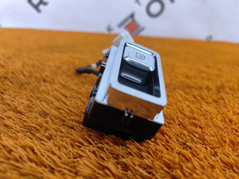 Кнопка стеклоподъемника