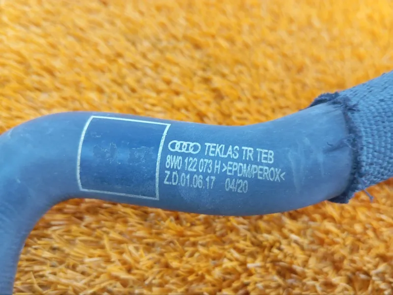 Патрубок системы охлаждения