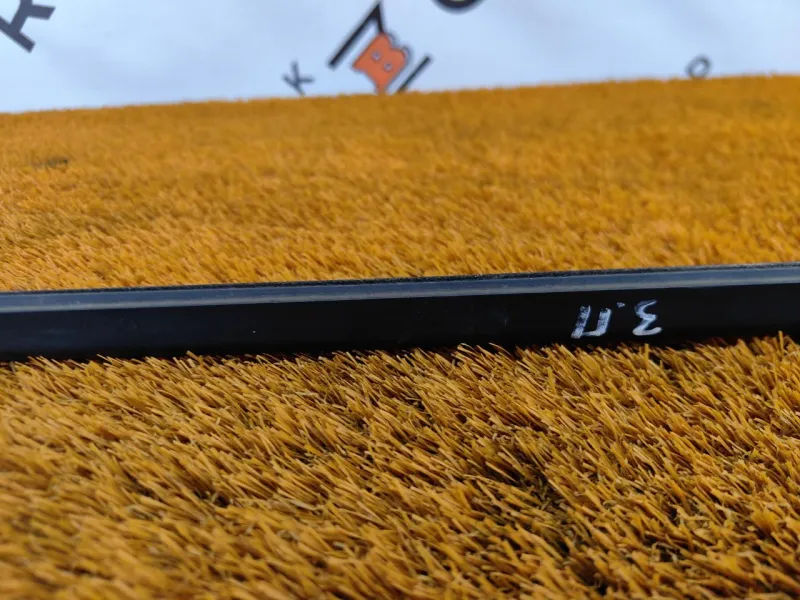 Молдинг стекла