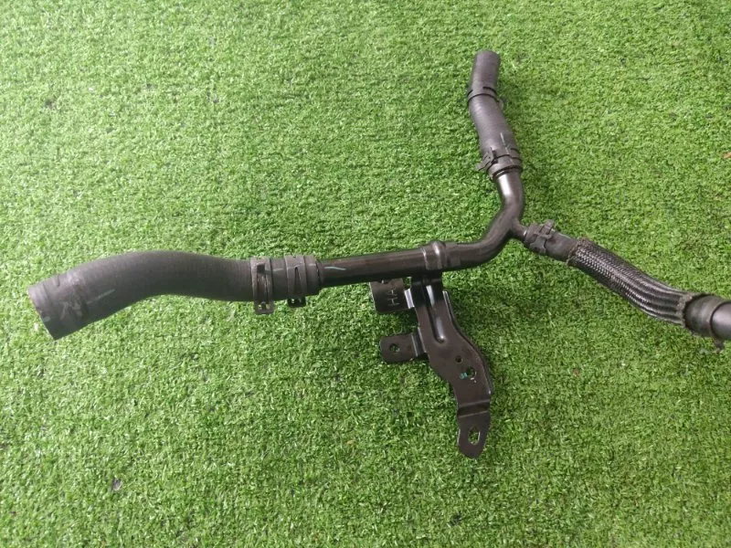 Трубка системы охлаждения