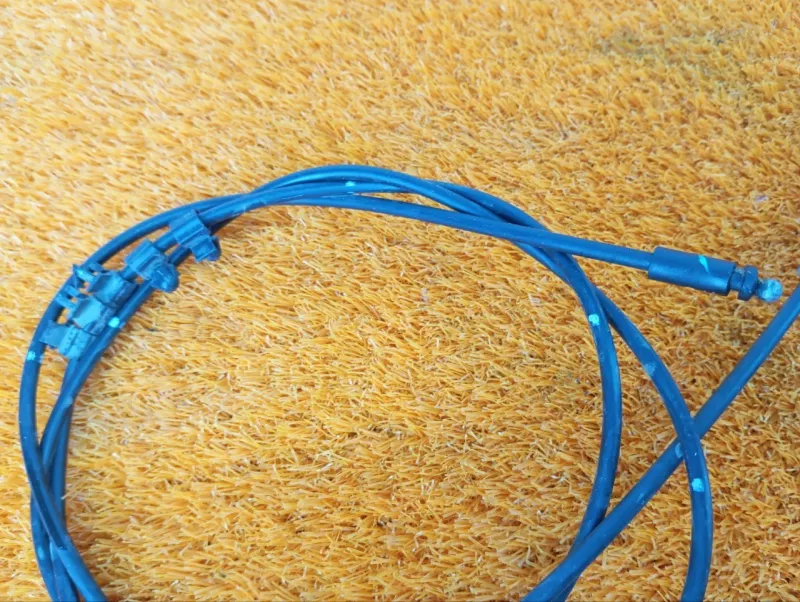 Трос замка капота