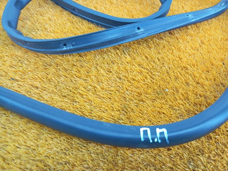 Уплотнитель двери