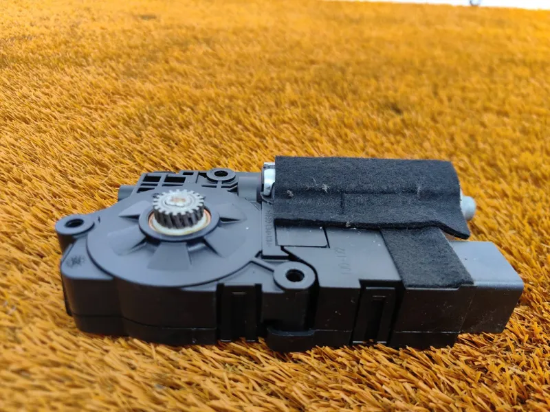 Моторчик люка