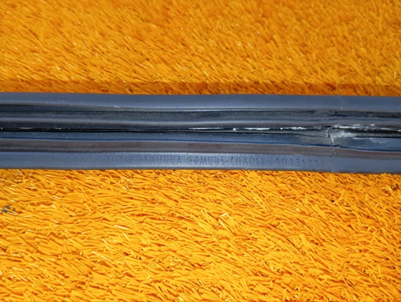 Уплотнитель багажника