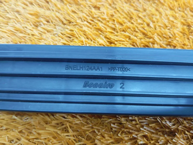 Крышка салонного фильтра