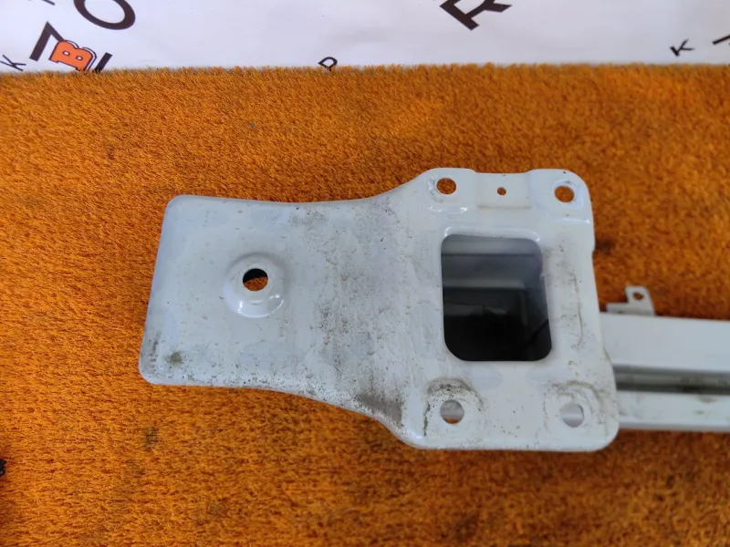 Усилитель бампера