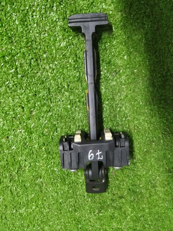 Ограничитель двери