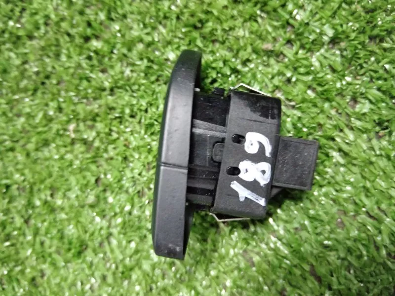 Кнопка центрального замка