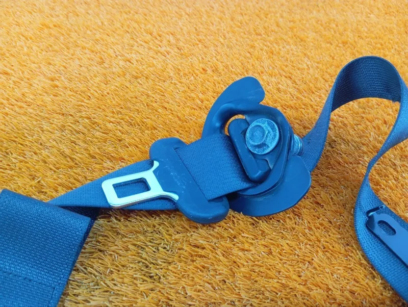 Ремень безопасности