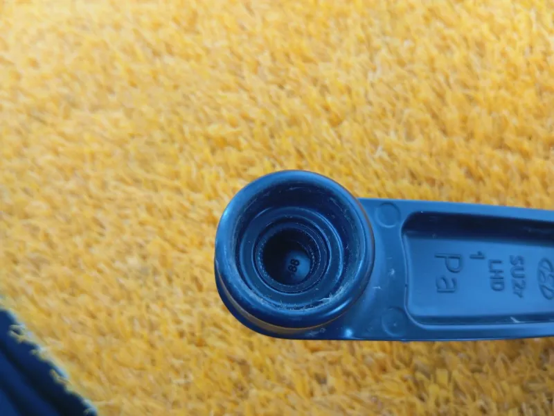 Поводок стеклоочистителя лобового стекла