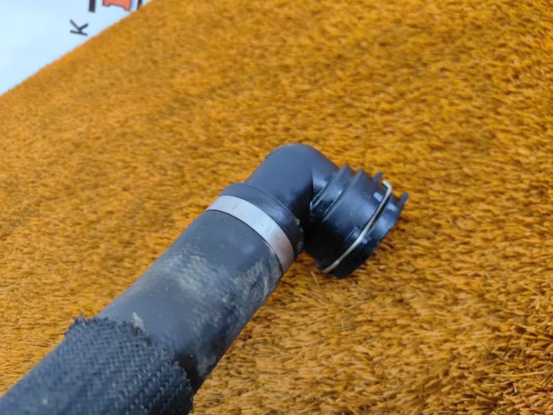 Патрубок радиатора