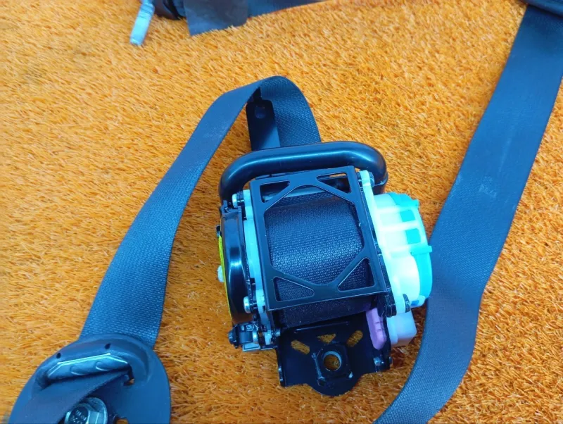 Ремень безопасности