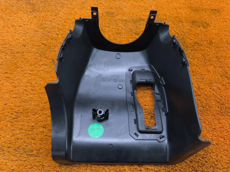 Кожух рулевой колонки