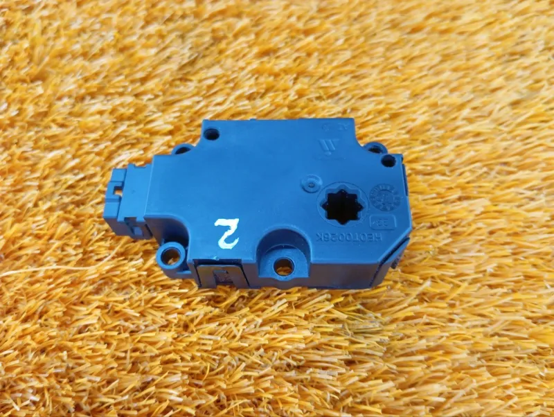 Моторчик заслонки печки