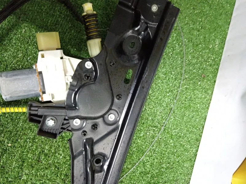 Стеклоподъемник BMW 7-Series 2009 51337182105 F01, передний левый