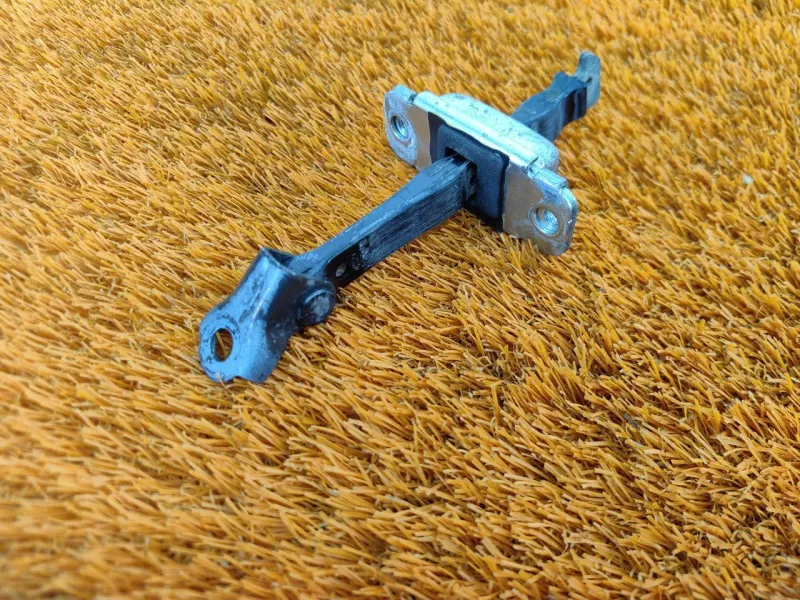 Ограничитель двери