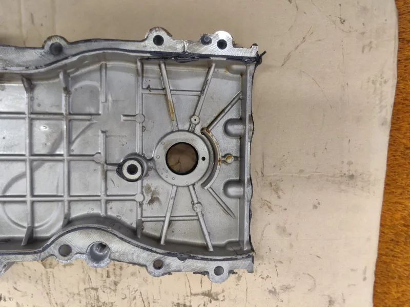 Крышка двигателя передняя