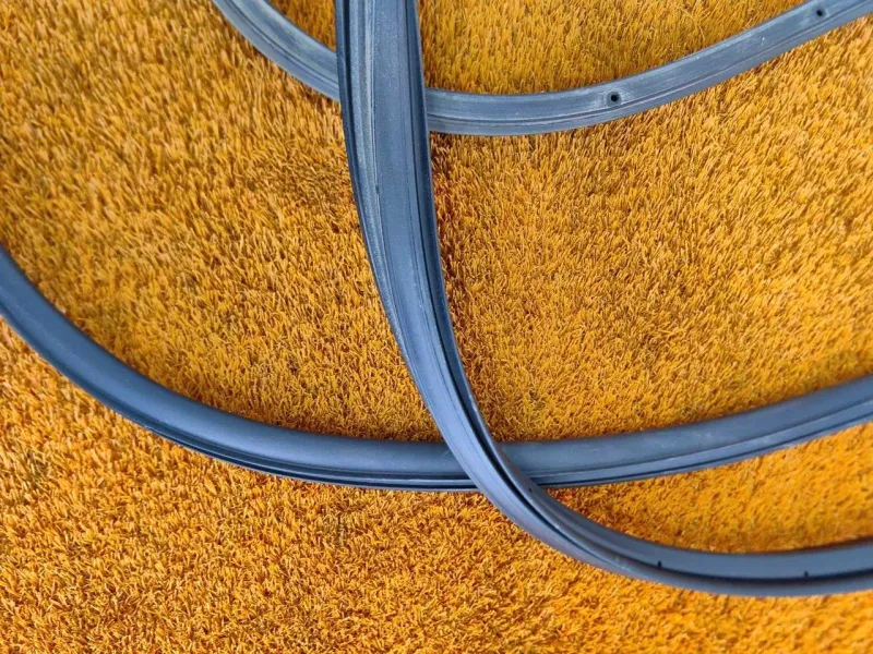 Уплотнитель двери