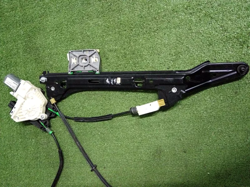 Стеклоподъемник Audi A5 2010 8T8839462 8T, задний правый