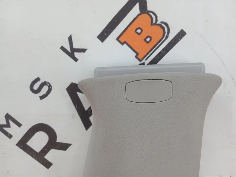 Обшивка центральной стойки